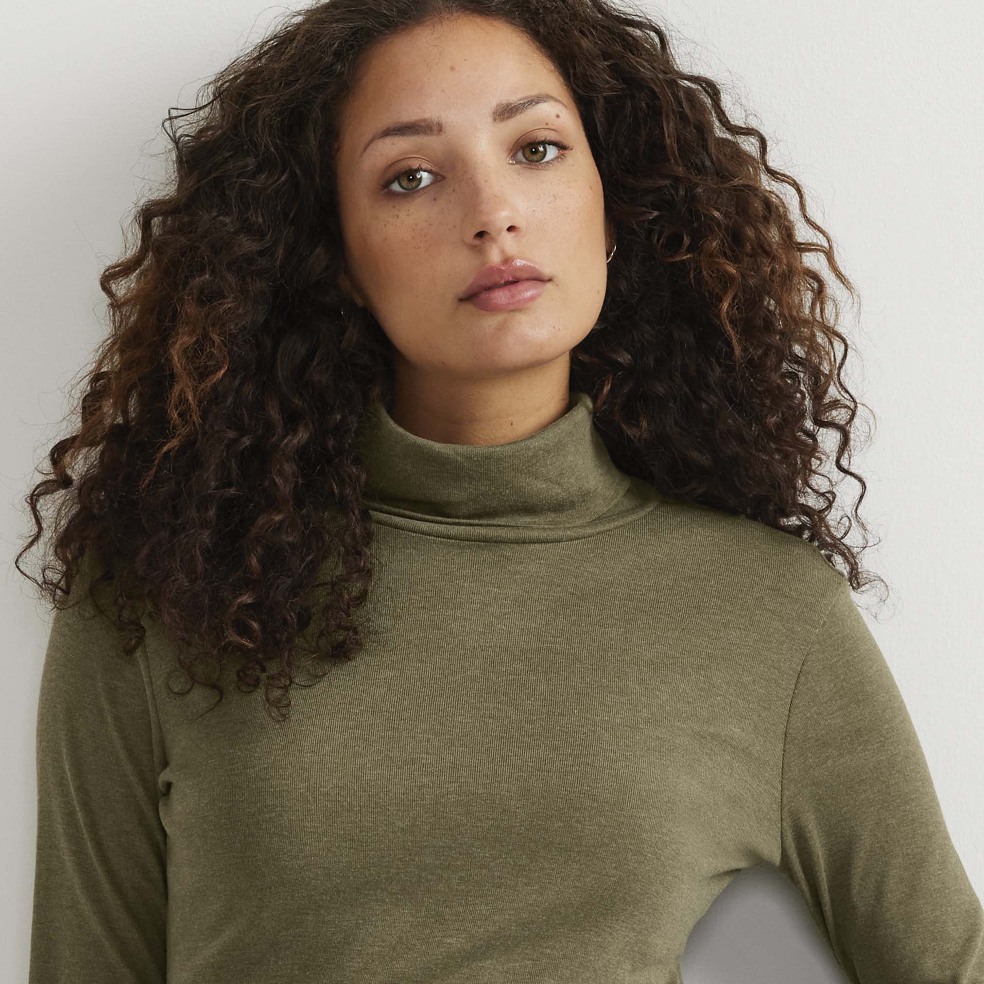 09-1813-MANGA LARGA FAV TNECK SOLID-EDDIE BAUER